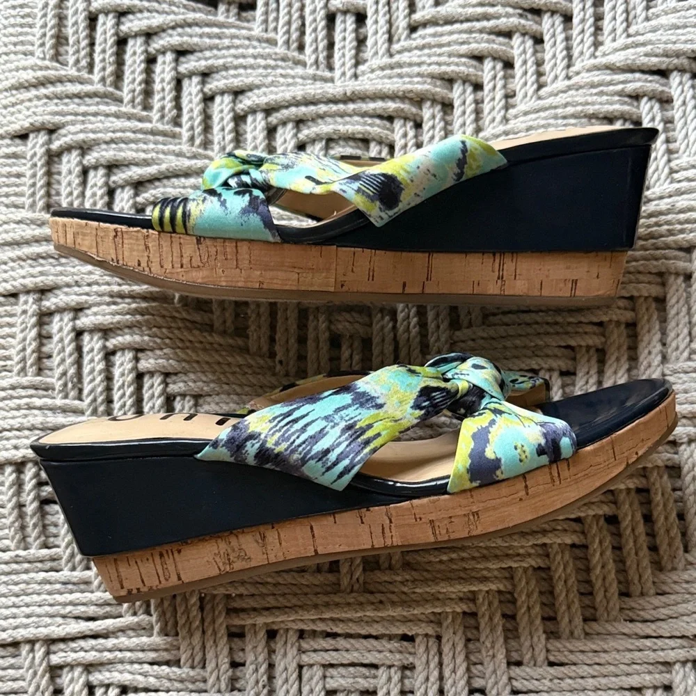 Unisa Blue Knot Platform Wedge Open Toe Sandals Women's 6.5